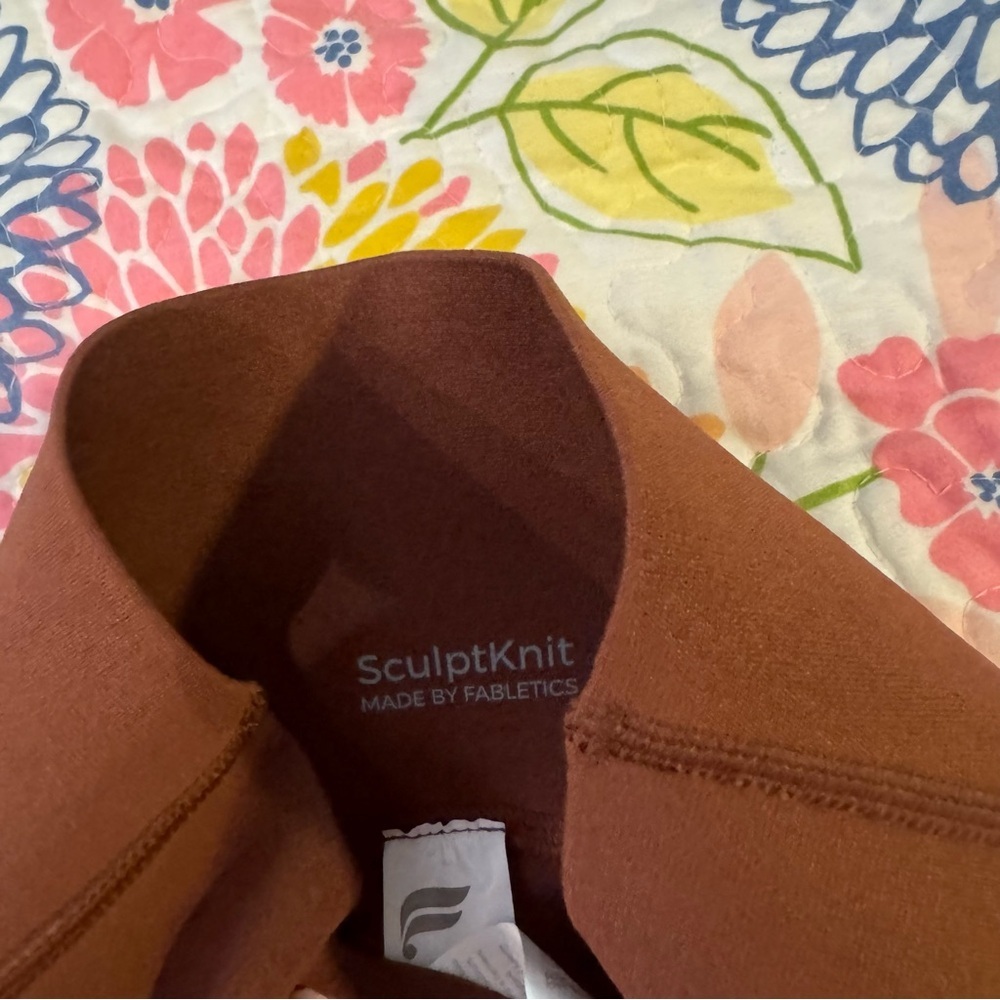 NWT xs fabletics high waisted reflective leggings - Picture 4 of 5